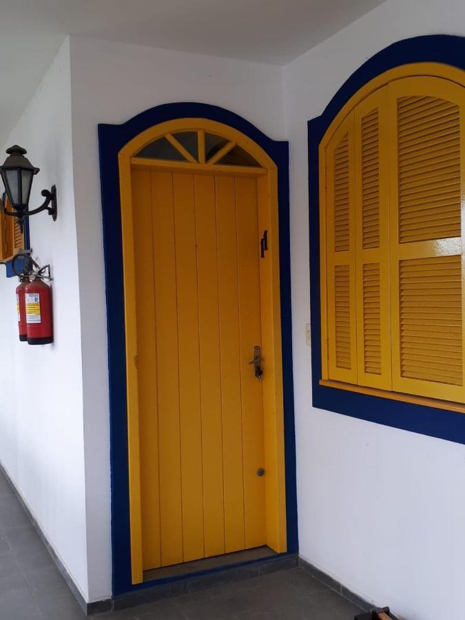 Residencial Colonial Amarelo A 150M Da Praia De Mariscal Aparthotel Bombinhas Exteriör bild