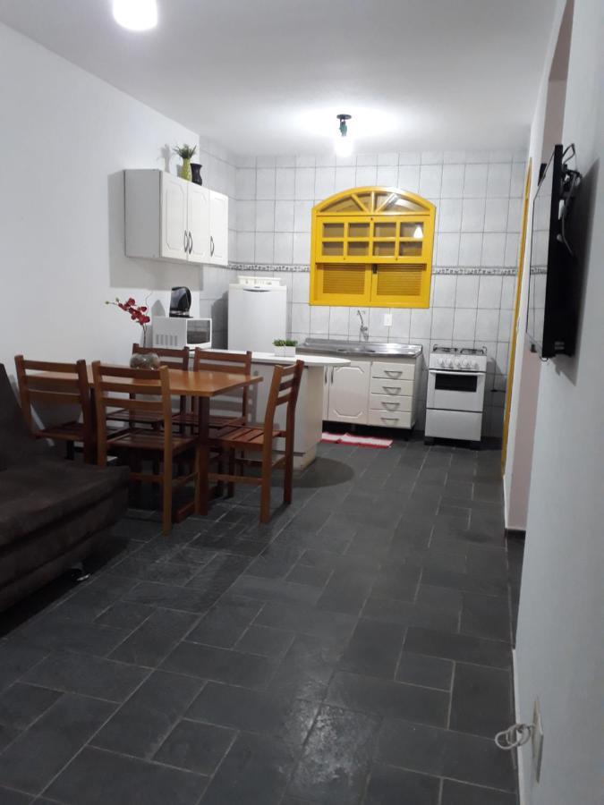 Residencial Colonial Amarelo A 150M Da Praia De Mariscal Aparthotel Bombinhas Exteriör bild